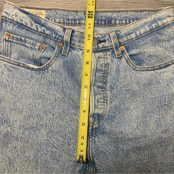 LEVI’S Premium 501 Original Cropped Light Wash Jeans in Stone Throw (Size 27) - Picture 14 of 16